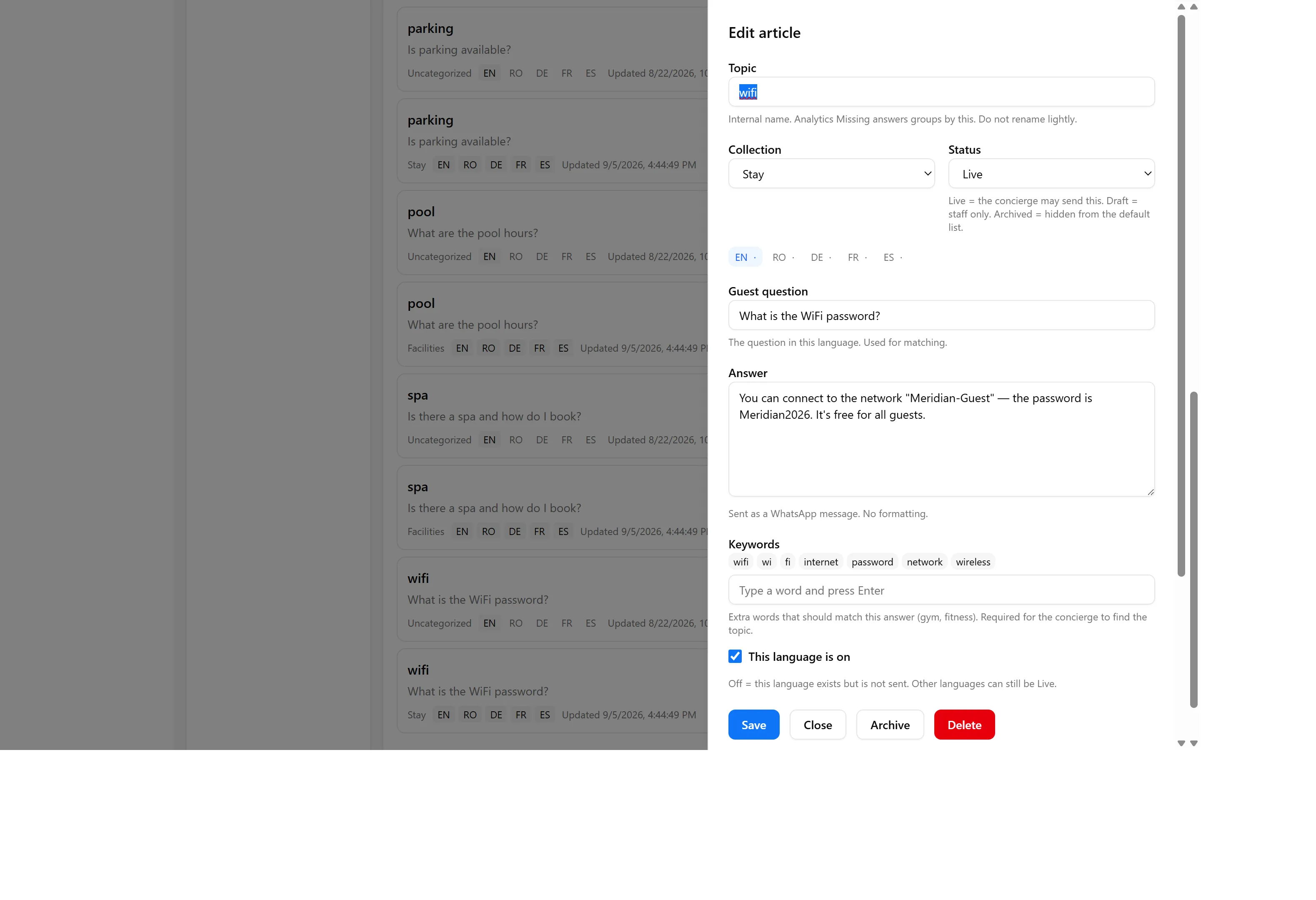 Concierge-FAQ-Editor mit einem mehrsprachigen Eintrag und Reitern für Englisch, Rumänisch und Deutsch
